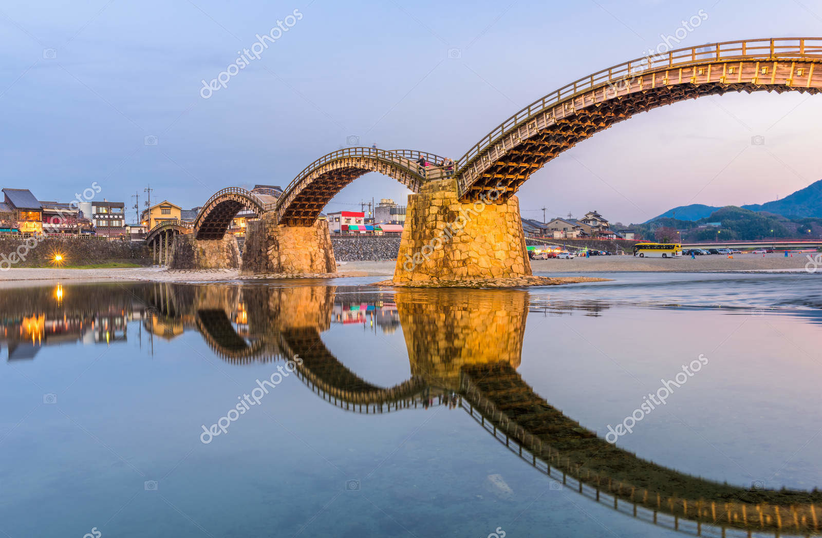 Арки моста в Японии