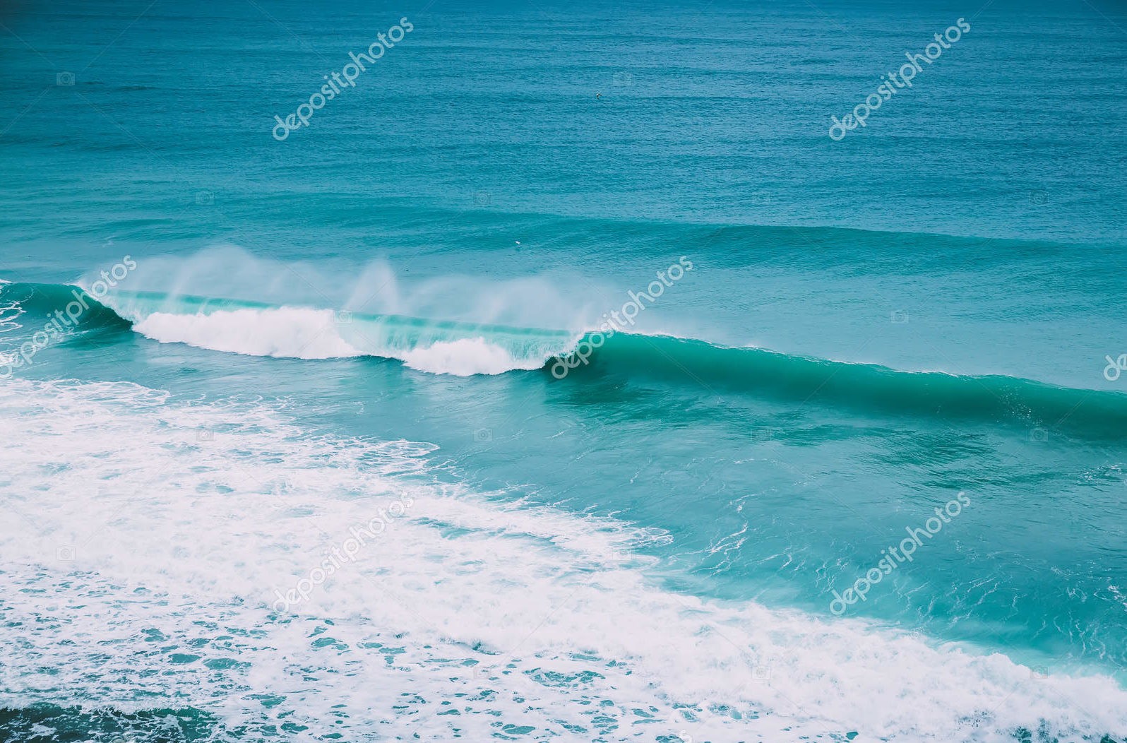Голубые волны в океане