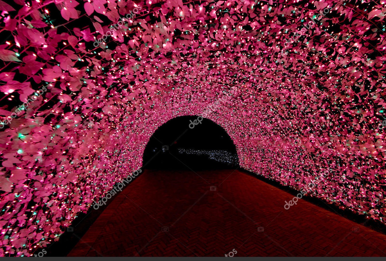 Туннель света, Япония, розовый