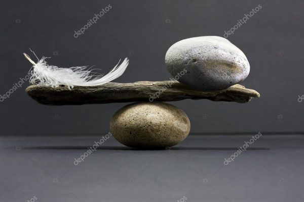Фотообои "Перо и каменный баланс"